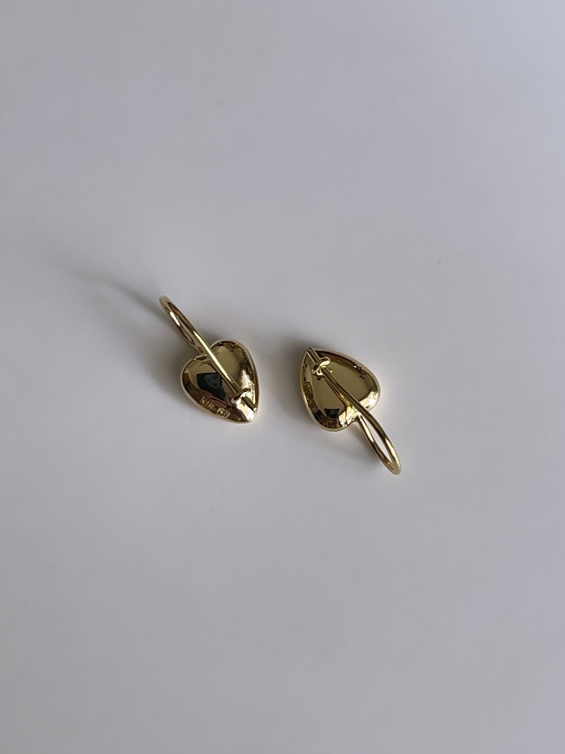 Round heart earrings