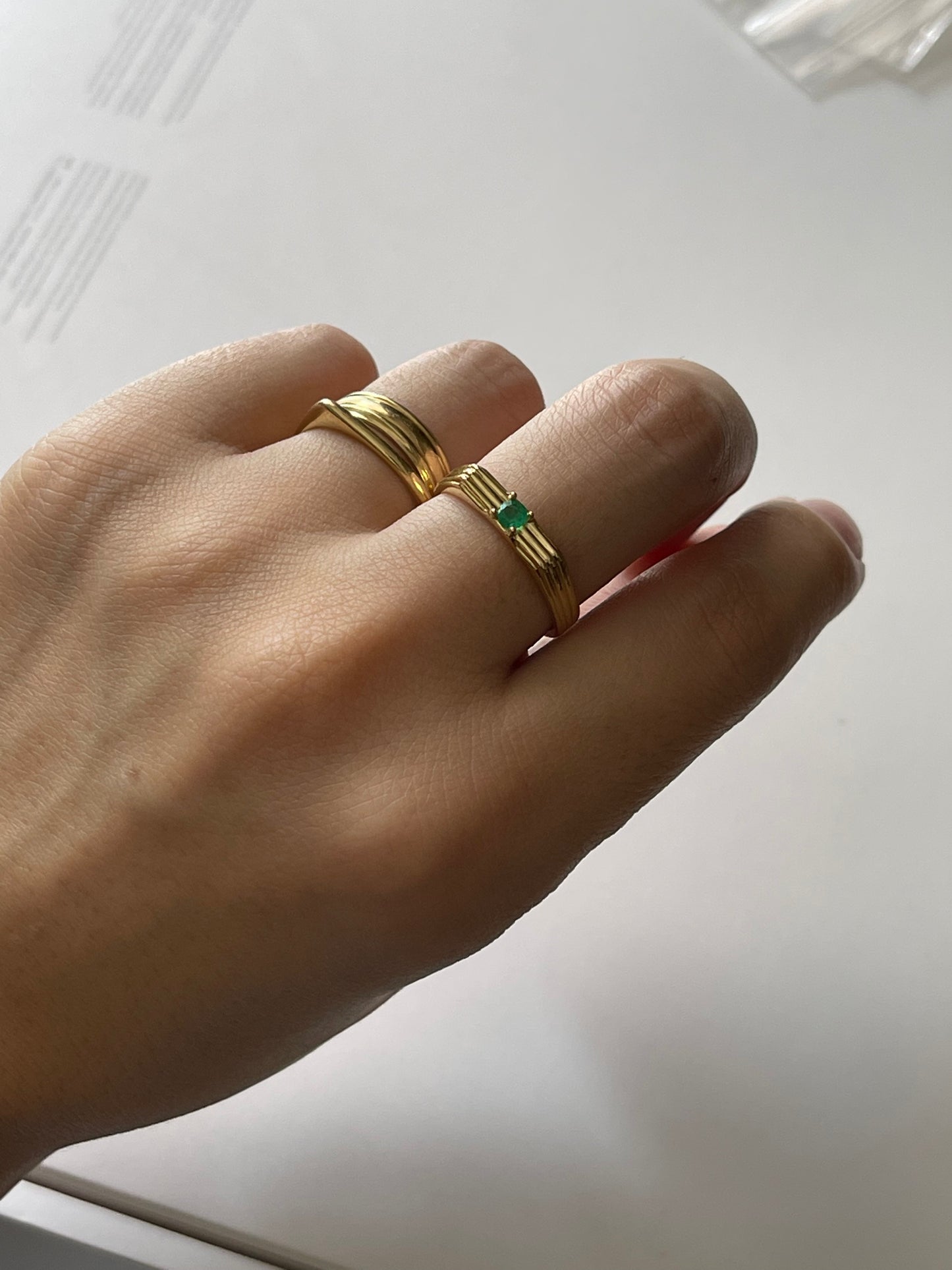 Birthstone reeding ring
