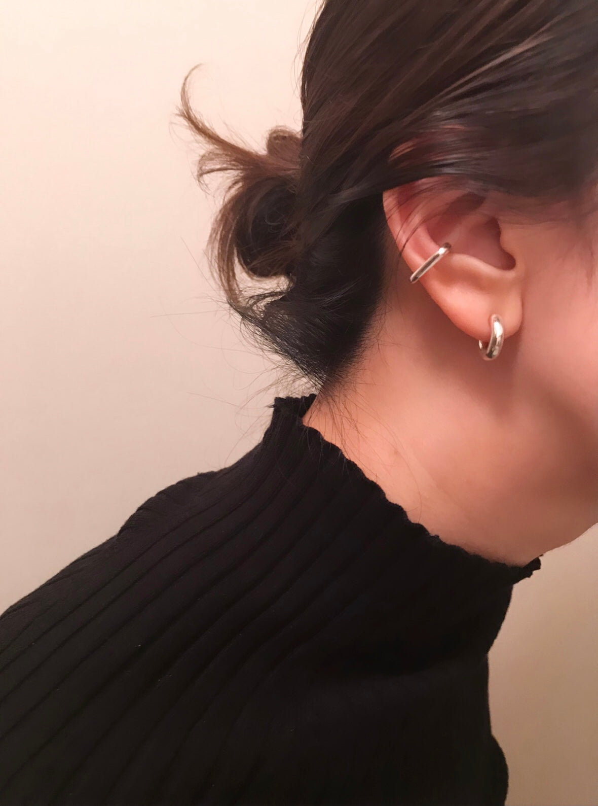 Round earrings