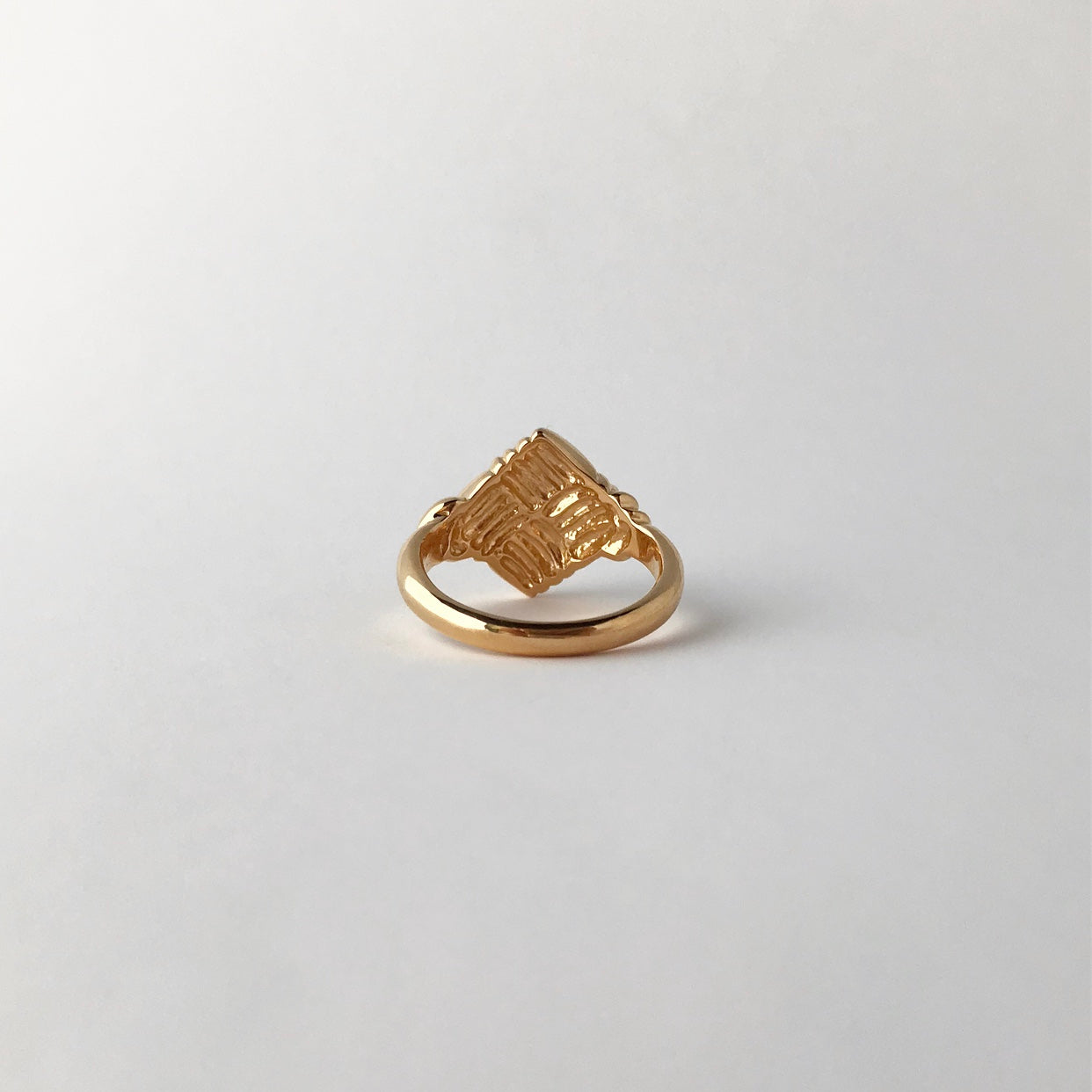 Twill weave ring