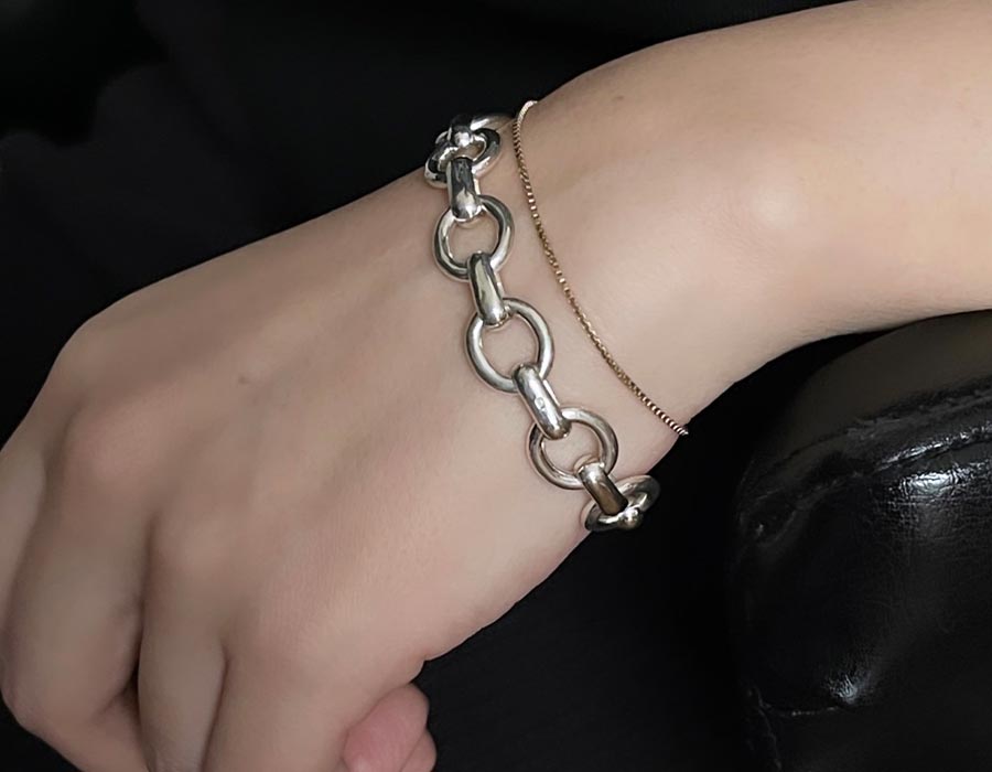 Chunky oval bracelet