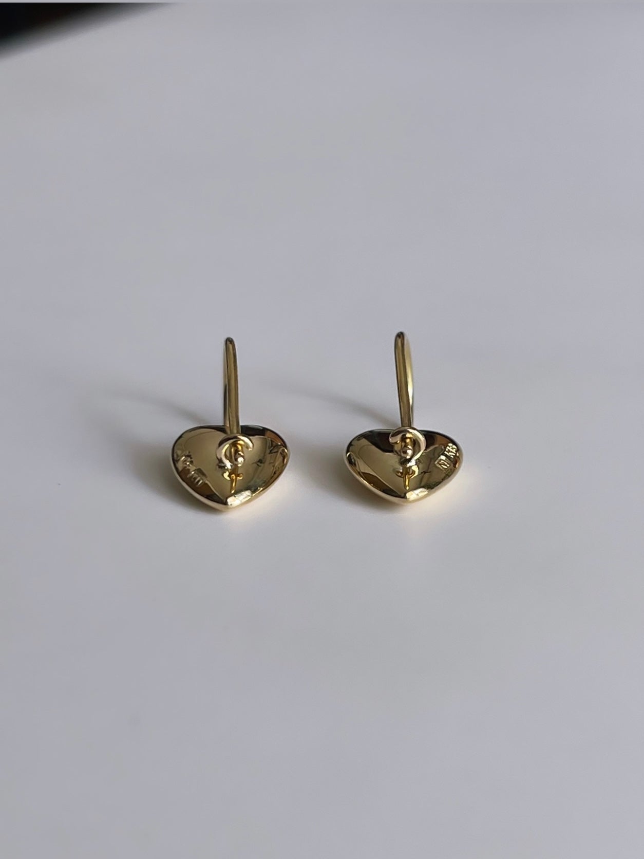 Round heart earrings