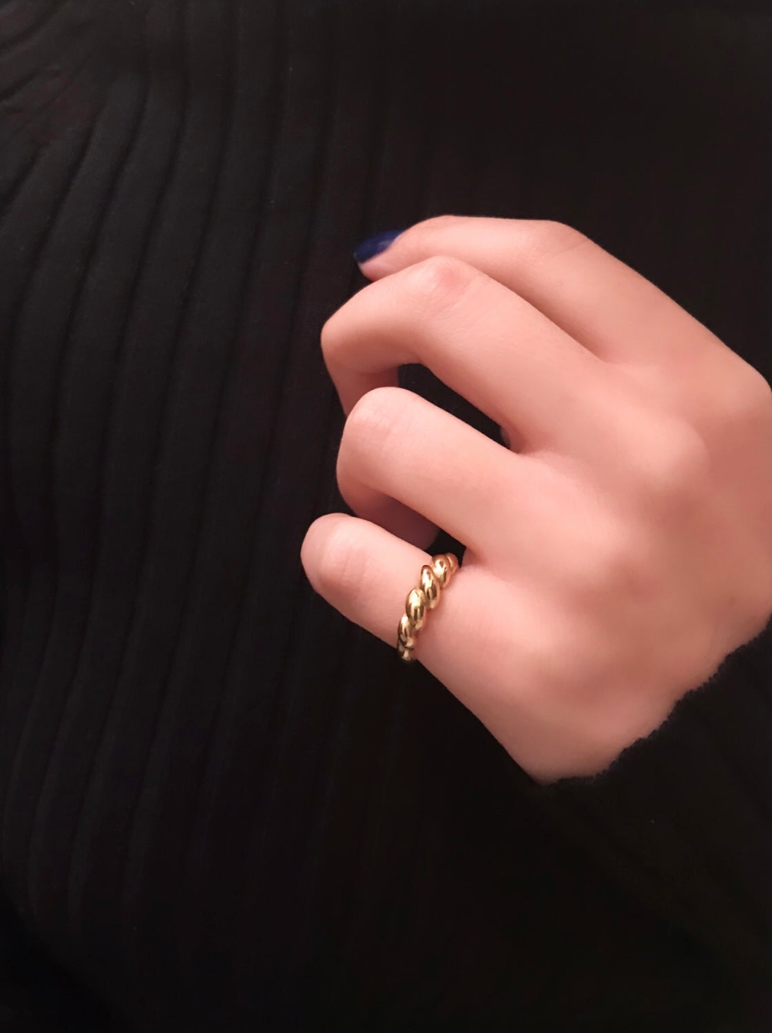 Twist dome ring