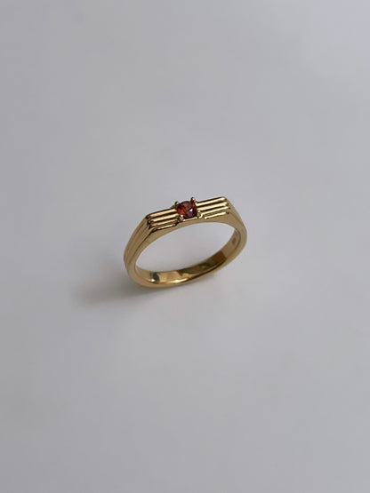 Birthstone reeding ring