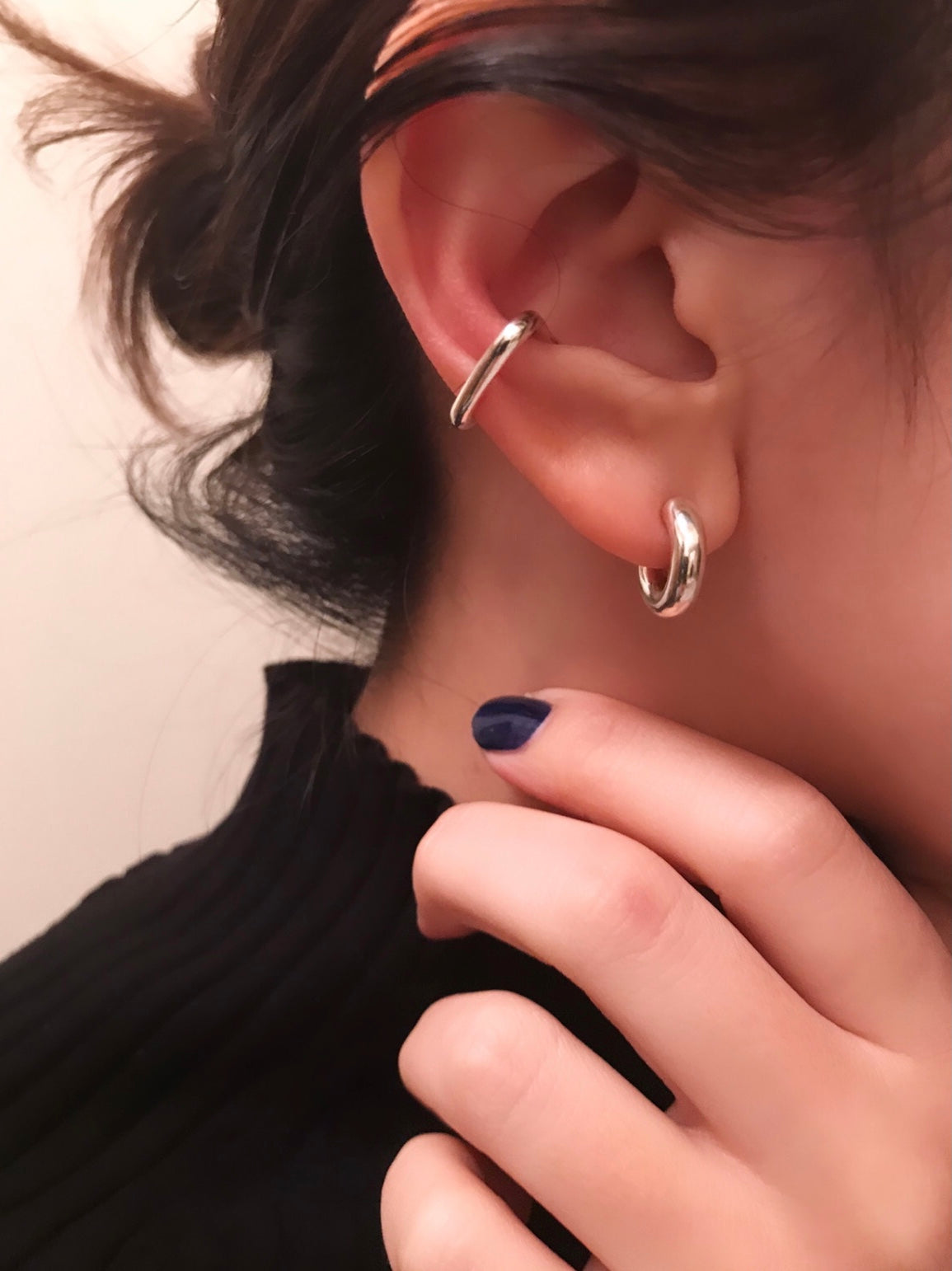 Round earrings