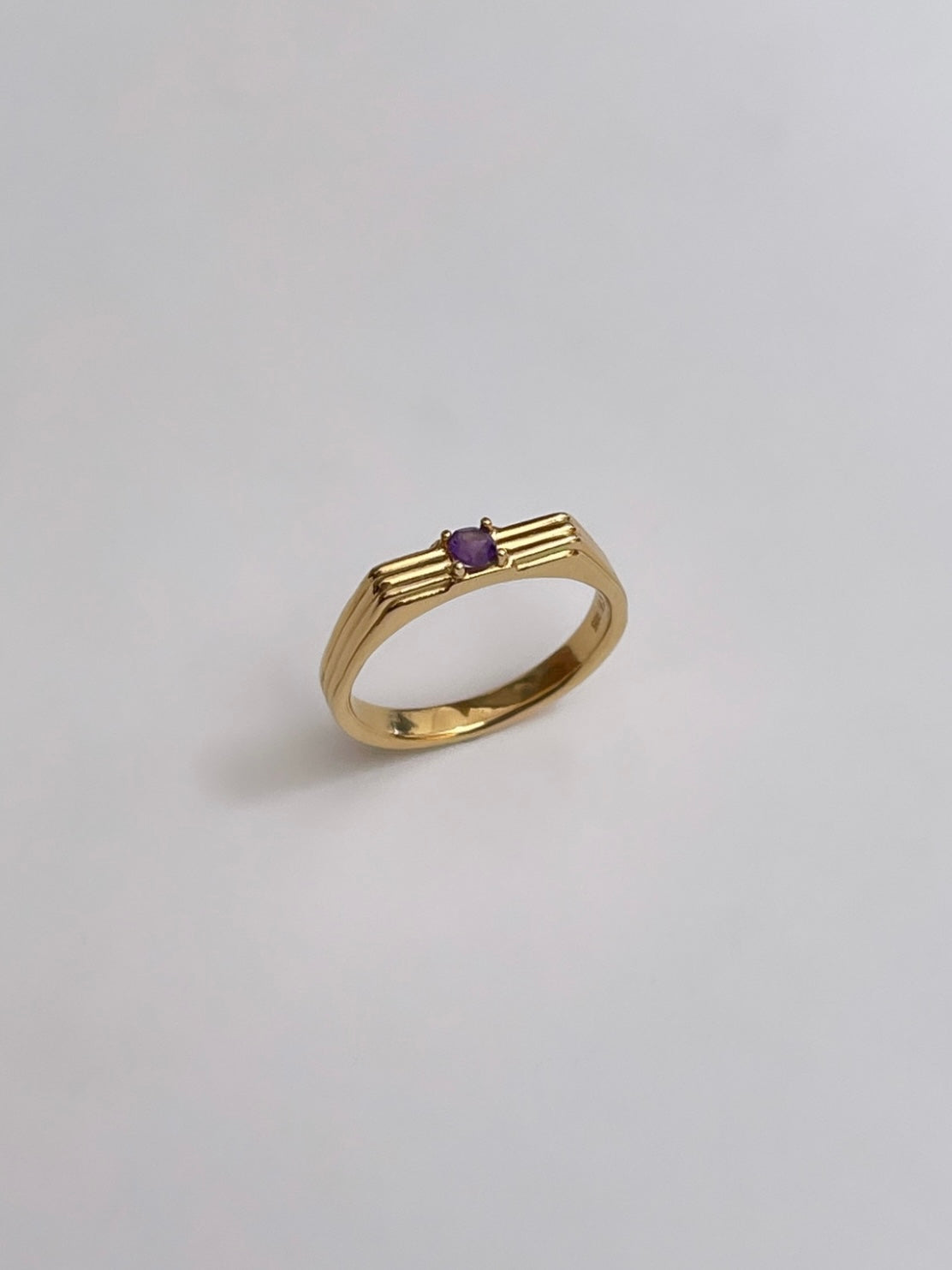 Birthstone reeding ring