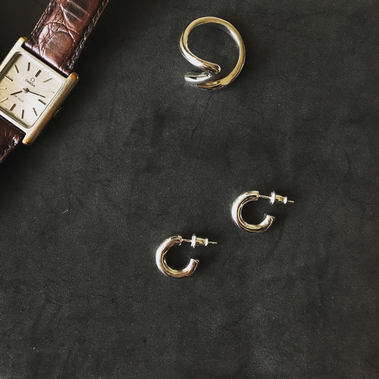 Round earrings
