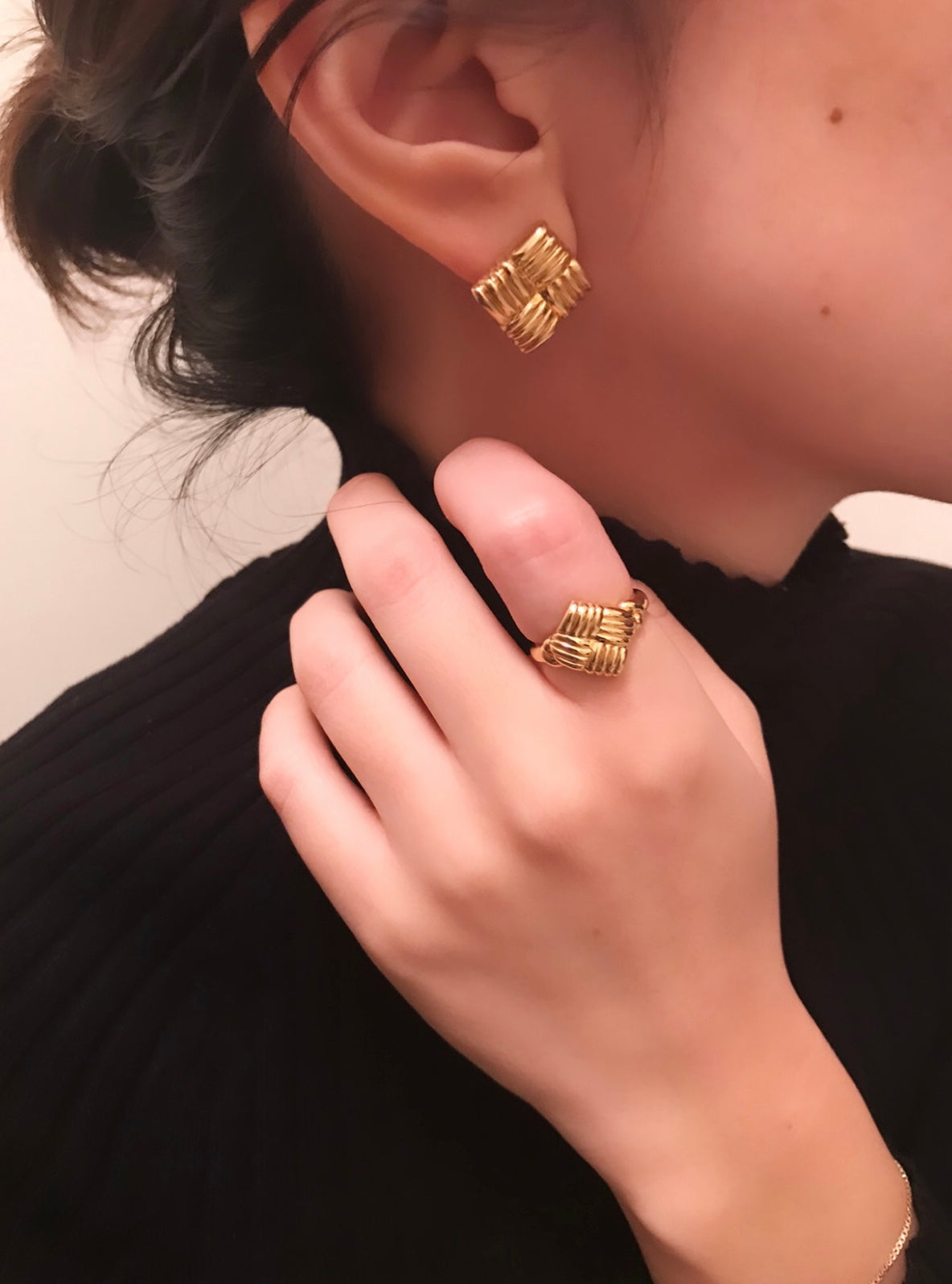 Twill weave earrings