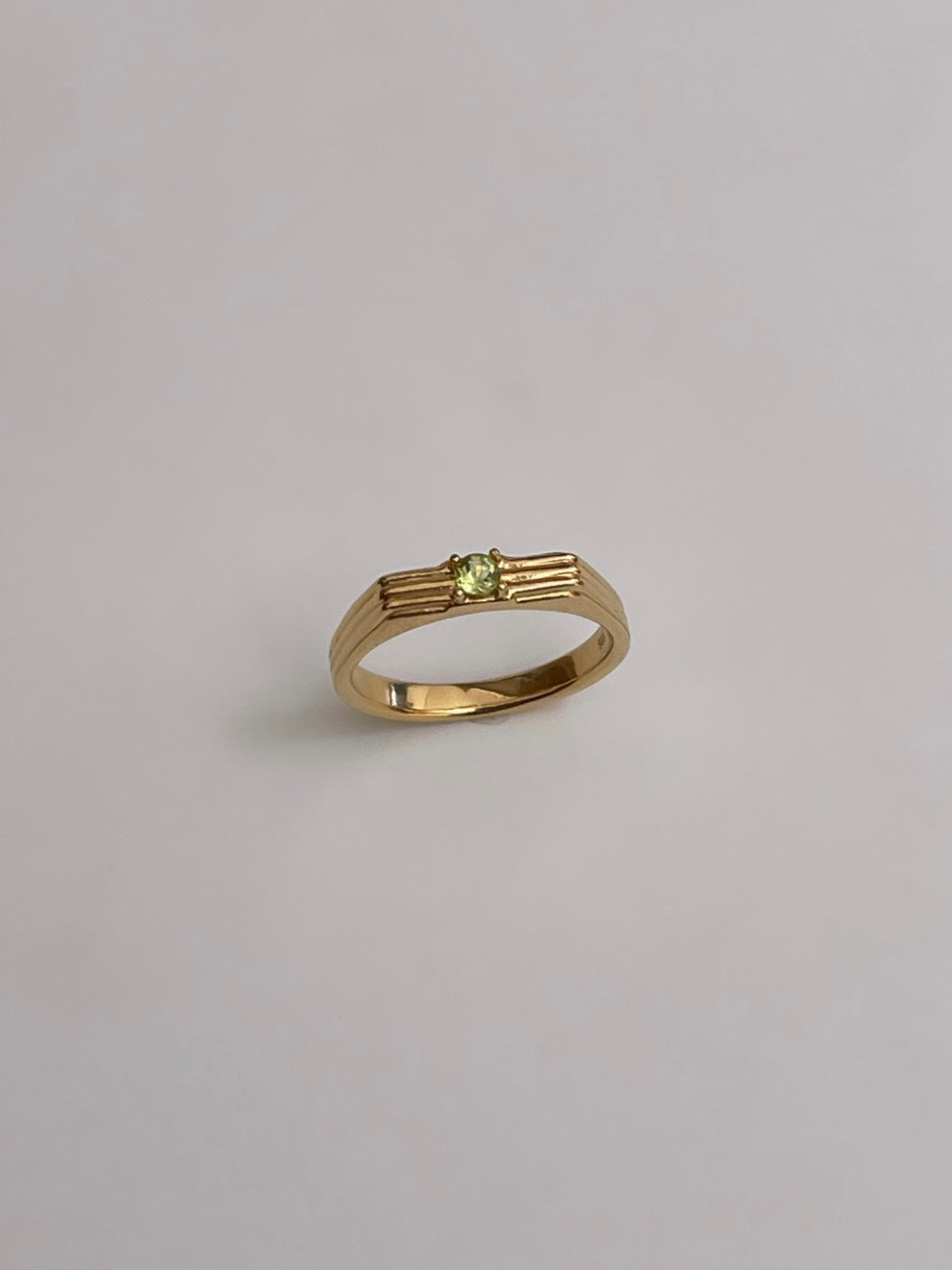 Birthstone reeding ring