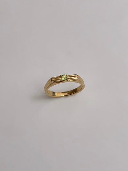 Birthstone reeding ring
