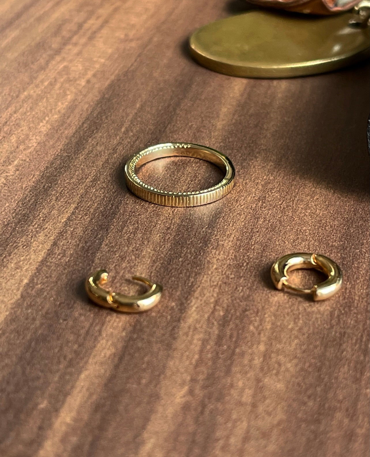 Coin edge ring