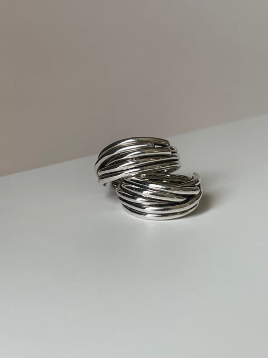 Fivefold ring