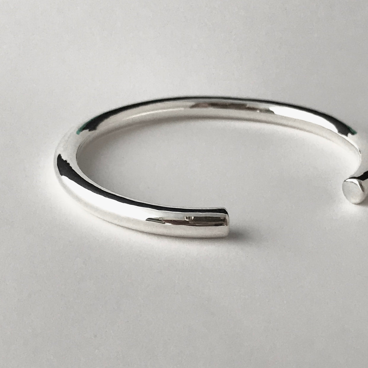 Round open bangle