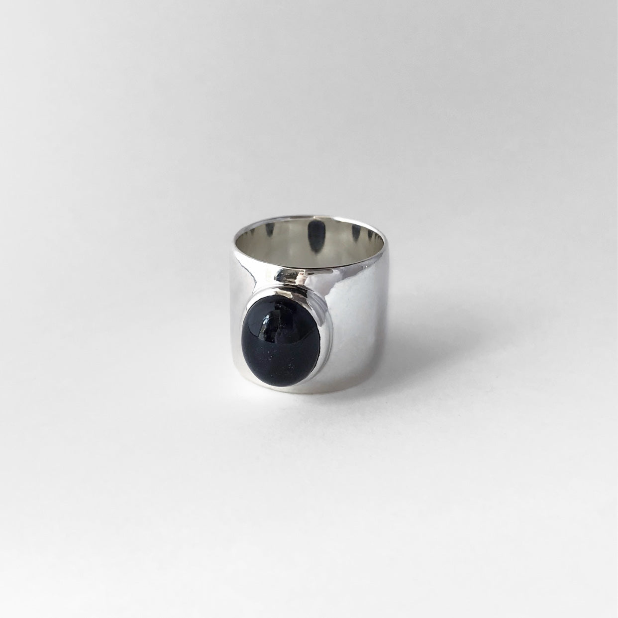 Iolite wide ring