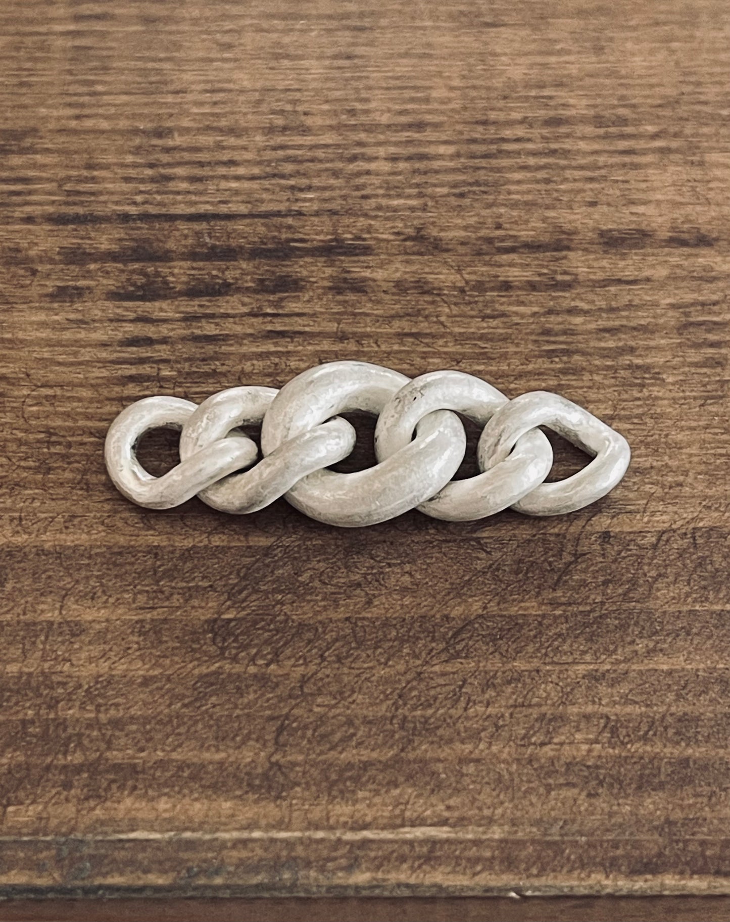 Contrast chain ring