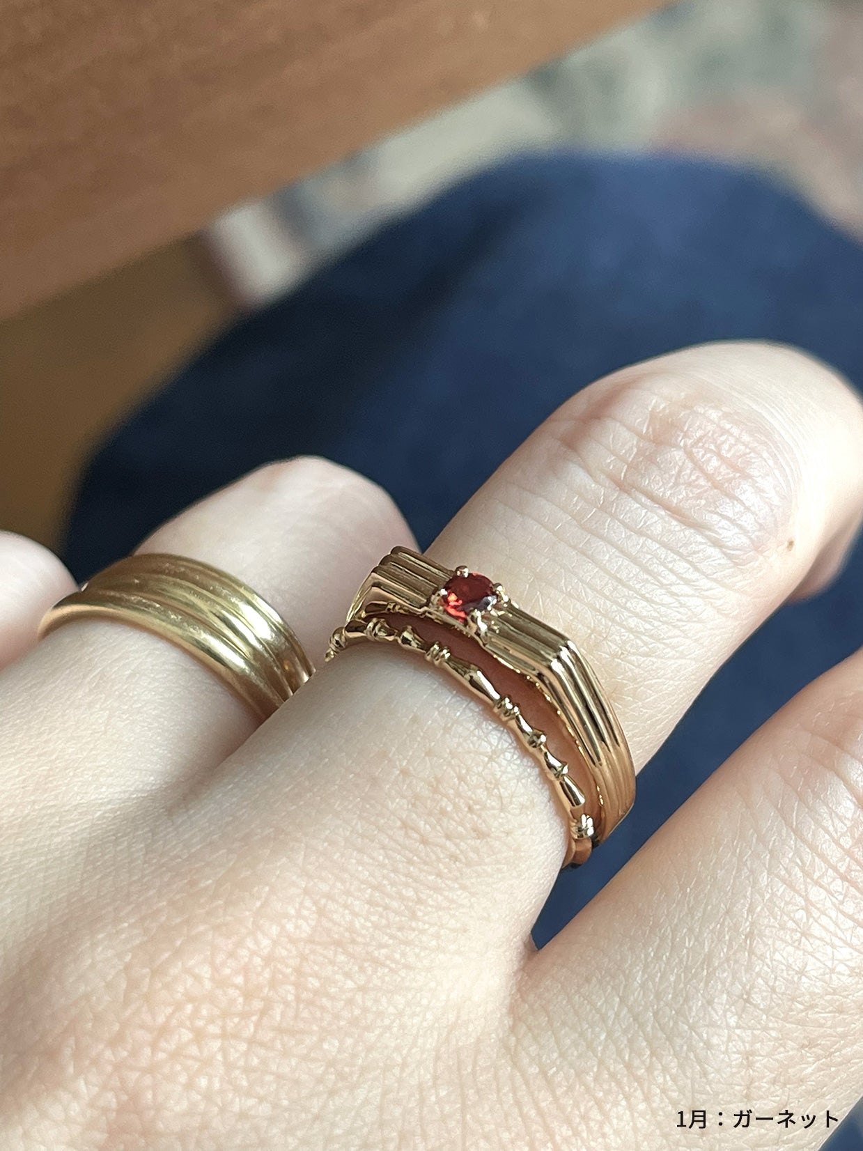 Birthstone reeding ring