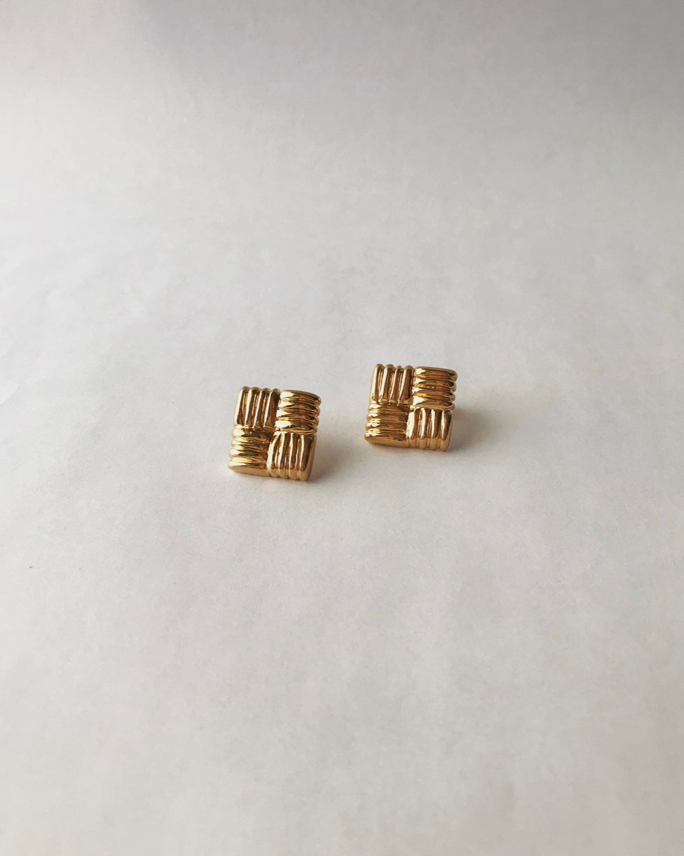 Twill weave earrings