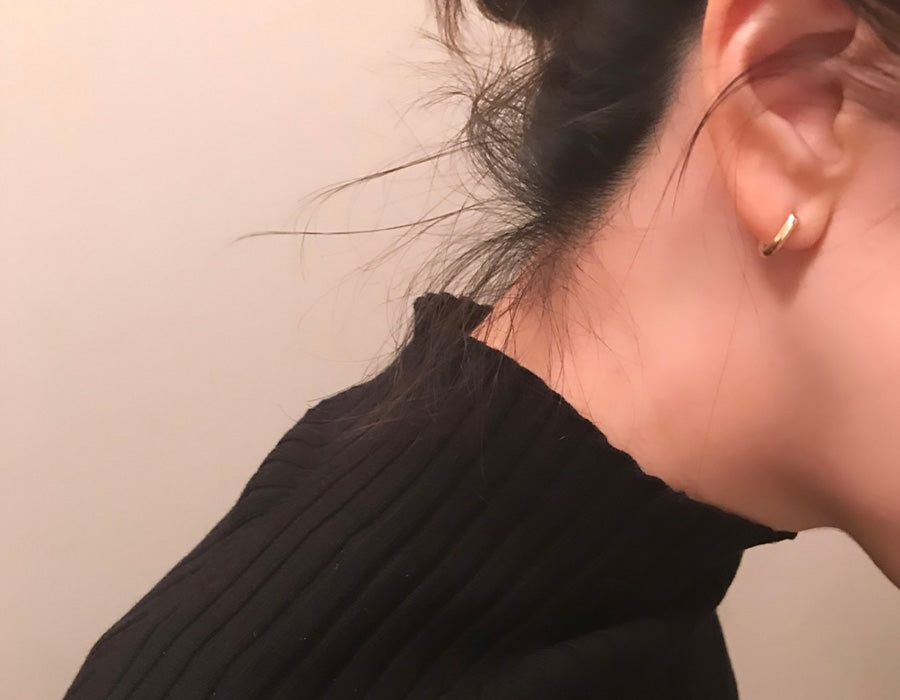 U earrings